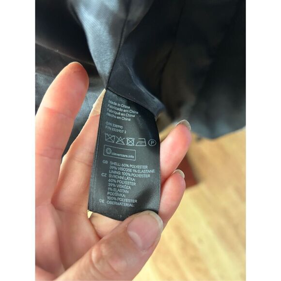 H&M gray blazer form fitting size 4 work attire work blazer - Picture 5 of 7